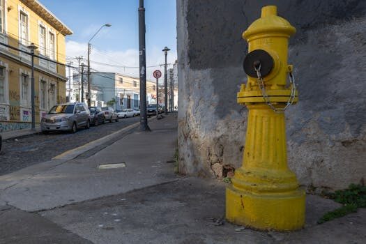 GMC Hummer EV outsold the Tesla Cybertruck last quarter